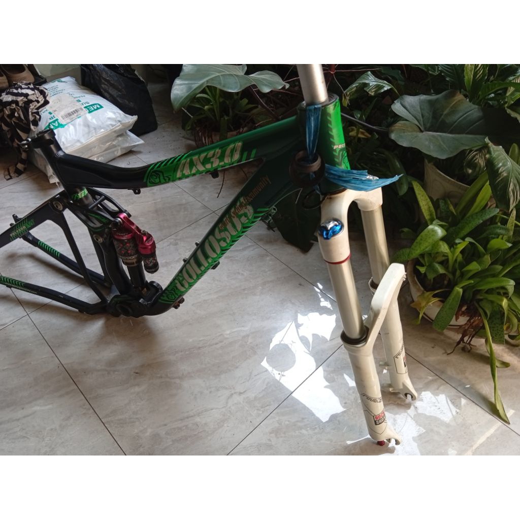 frame polygon collosus ax 30 size 17 roda 26.fork rockshox Revelation rct3 travel 160 dual air