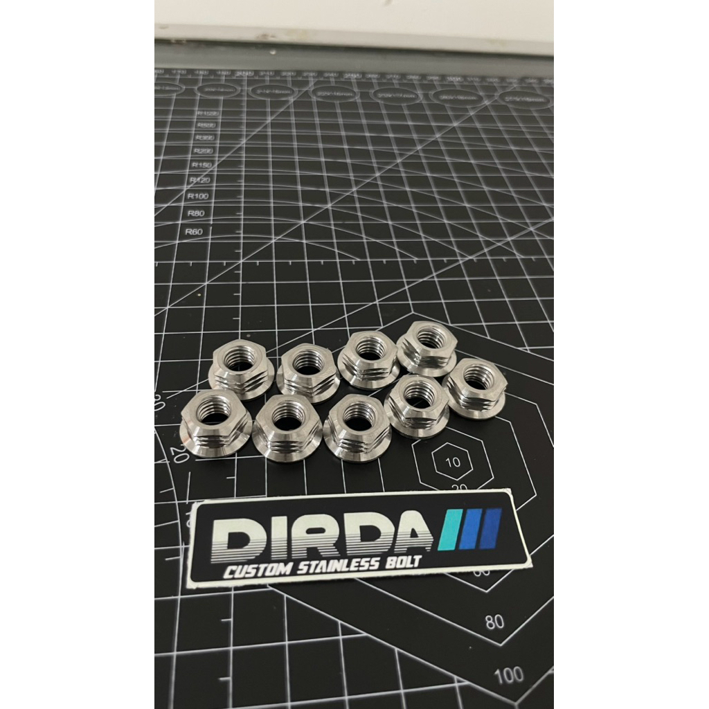 Mur flange M8 drat 12 stainless custom