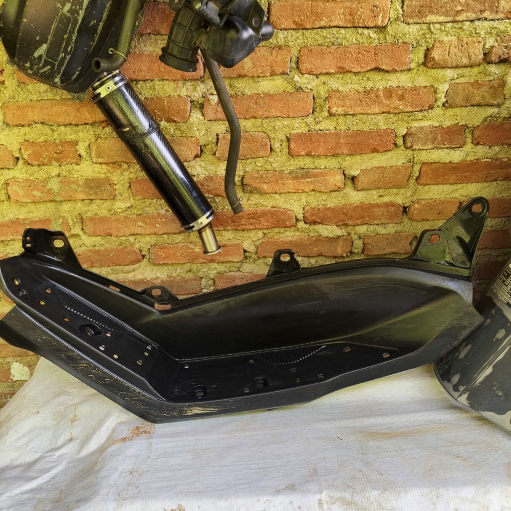 Board footrest bordws pijakan kaki kanan yamaha nmax 2020 2021 B6H Original