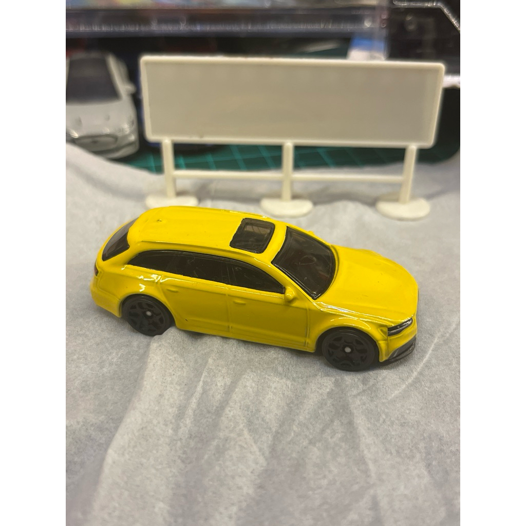 Hot Wheels ’17 Audi RS 6 Avant