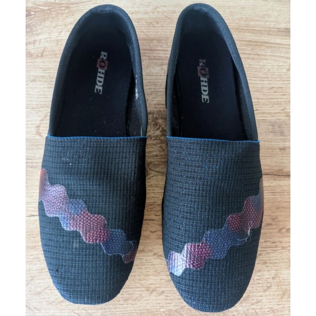 Preloved slip on rohde knit hitam