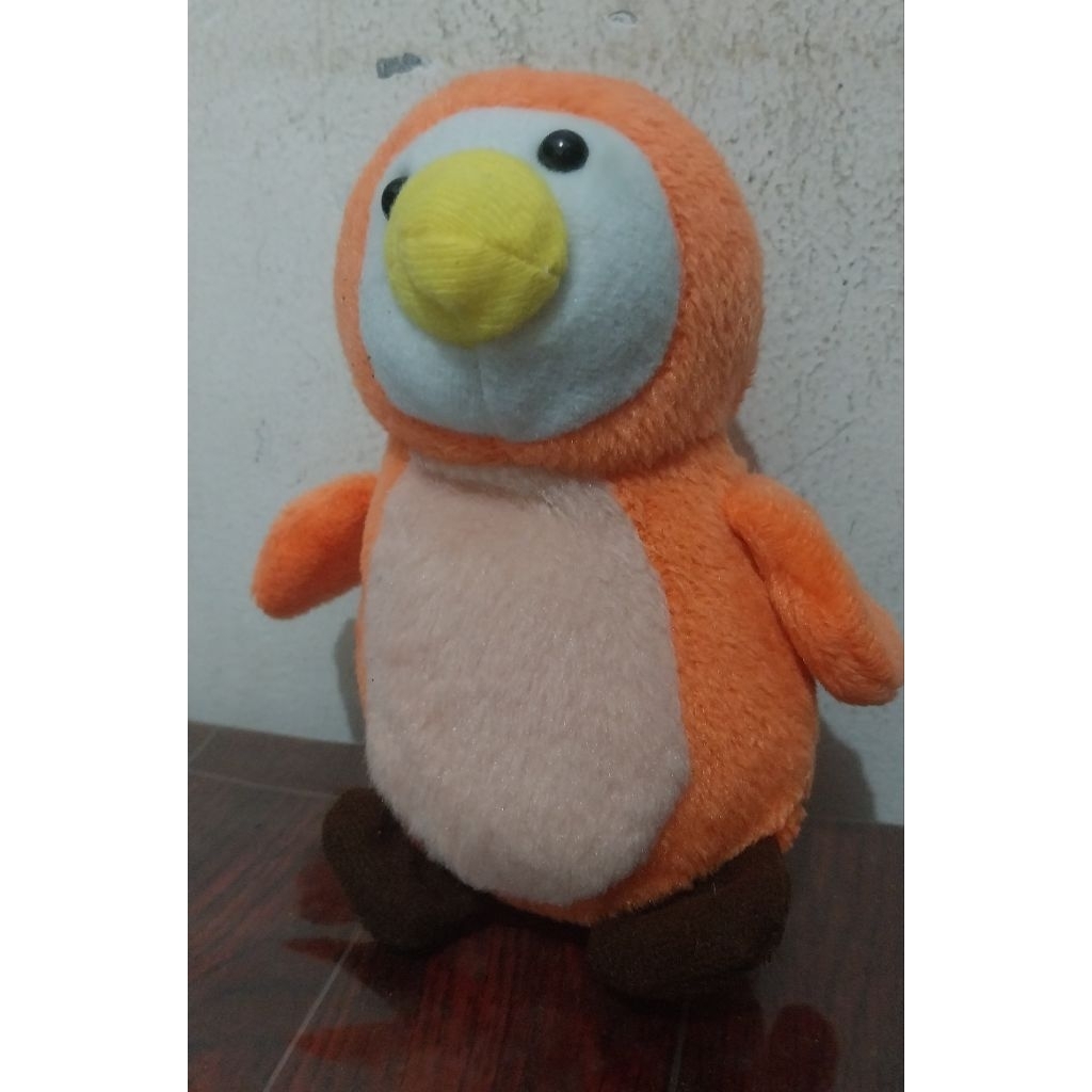 preloved boneka pinguin