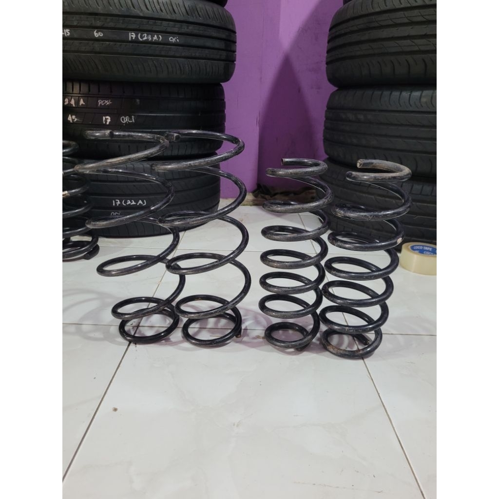 PER SPIRAL DEPAN BELAKANG BEKAS MOBIL TOYOTA YARIS BAKPAO ORIGINAL