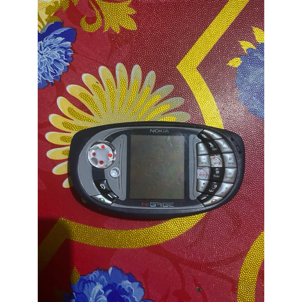 nokia ngage QD Rusak bahan