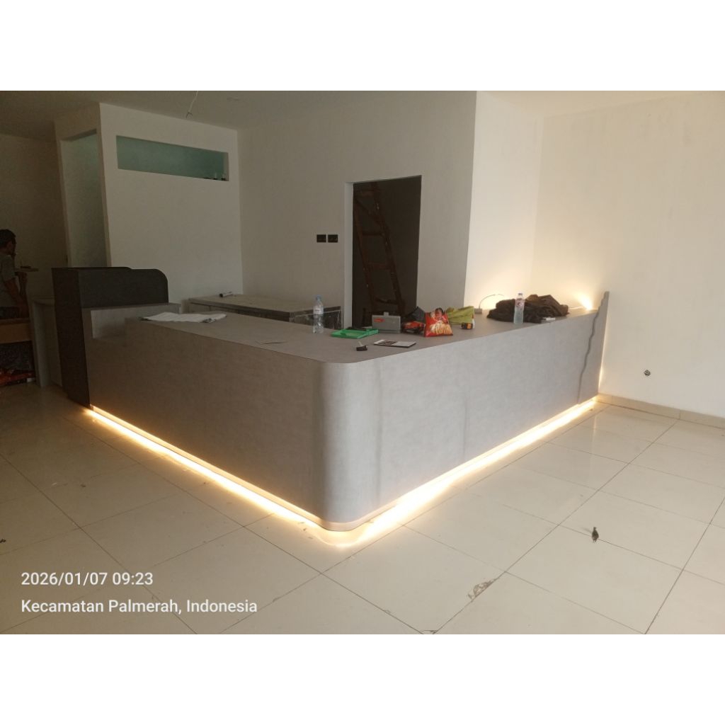 meja barista cafe minimalis