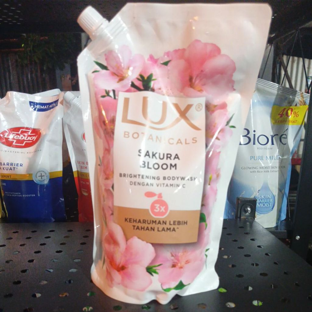 Sabun Mandi Cair LUX sakura bloom 800 ml