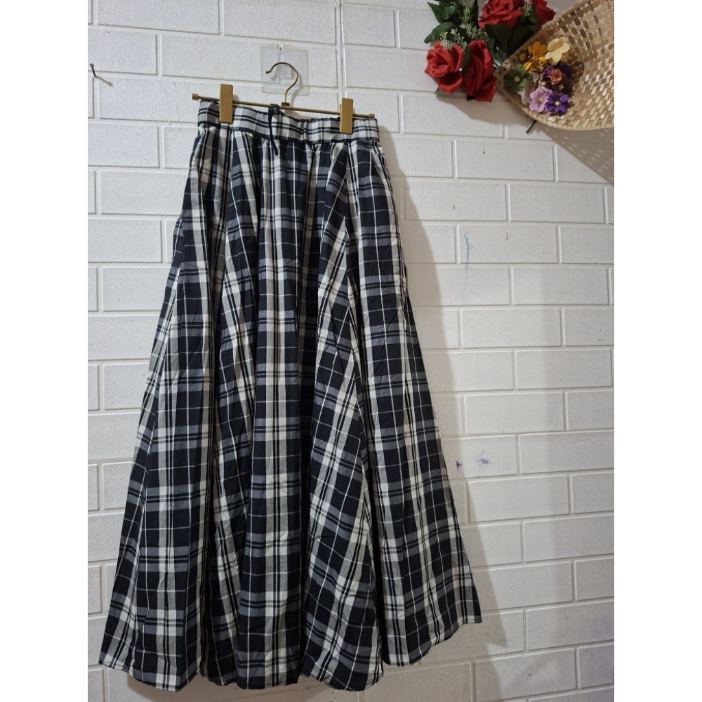 Rok kotak by Niko and size M
