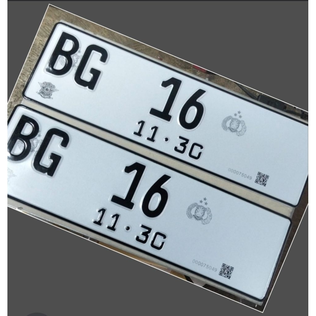 plat mobil reflektif putih barcode