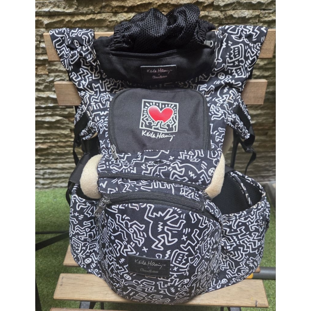 Gendongan Hipseat Keith Haring vs Choco Latte ( Preloved )