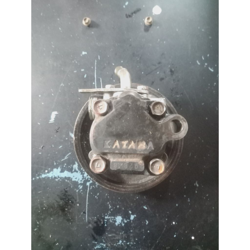pompa stering mitsubishi lancer cb,glxi