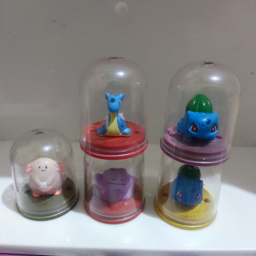 Capsul Dome Pokemon Brand TM & © 2000 Nintendo