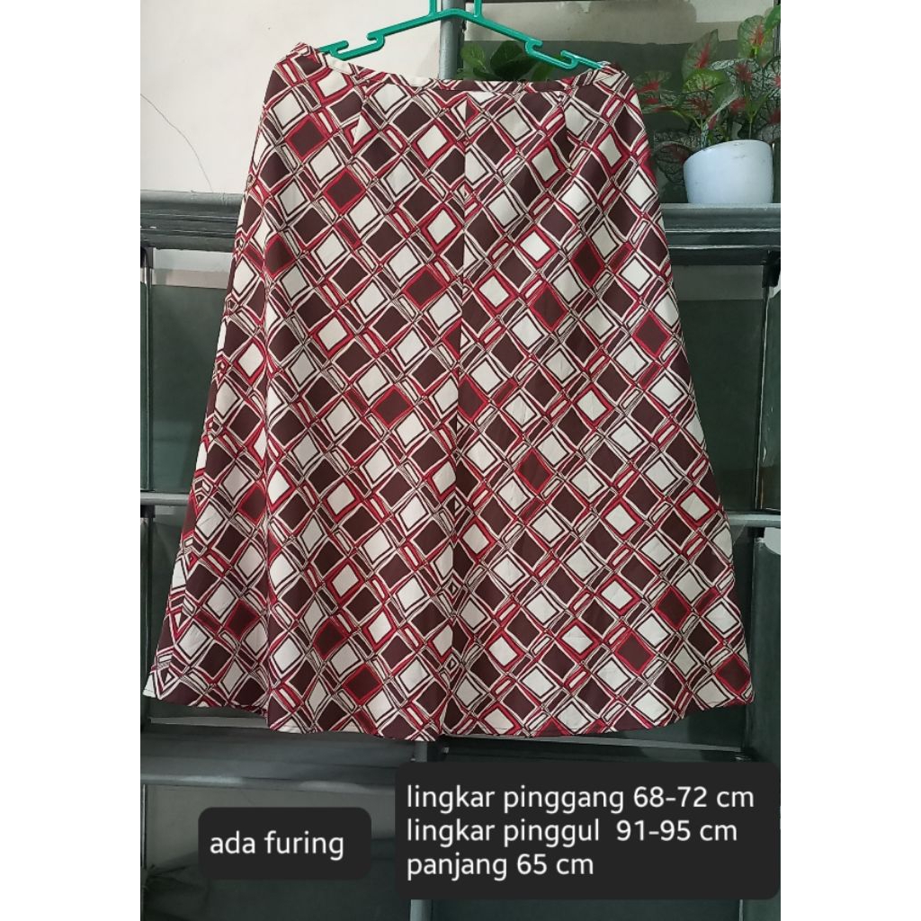 Rok sifon selutut preloved