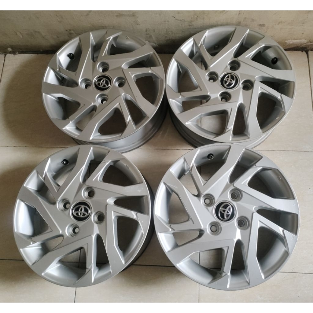 Velg R15 oem Avanza Veloz Velos model facelift (4 velg only)