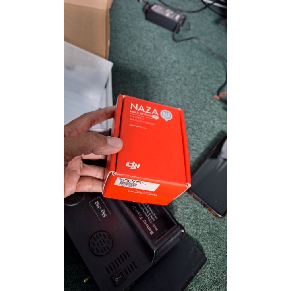 Dji naza m lite (yang didapat sesuai deskripsi) frame drone tidak include
