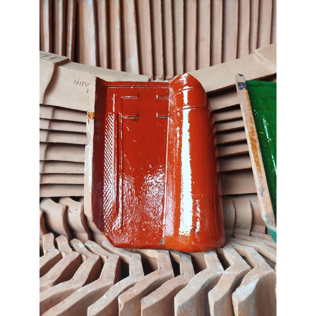GENTENG MANTILI CAT PERNIS WARNA ORANGE