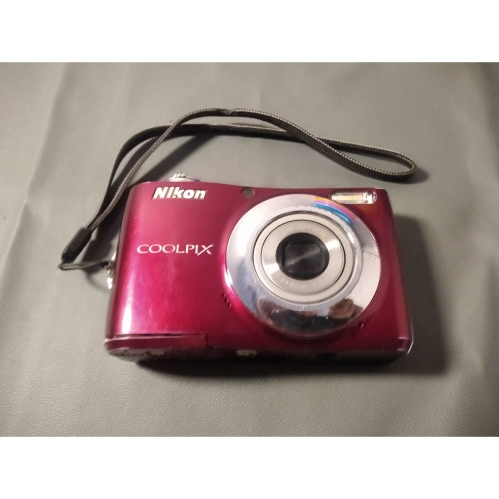 NIKON L22 RED