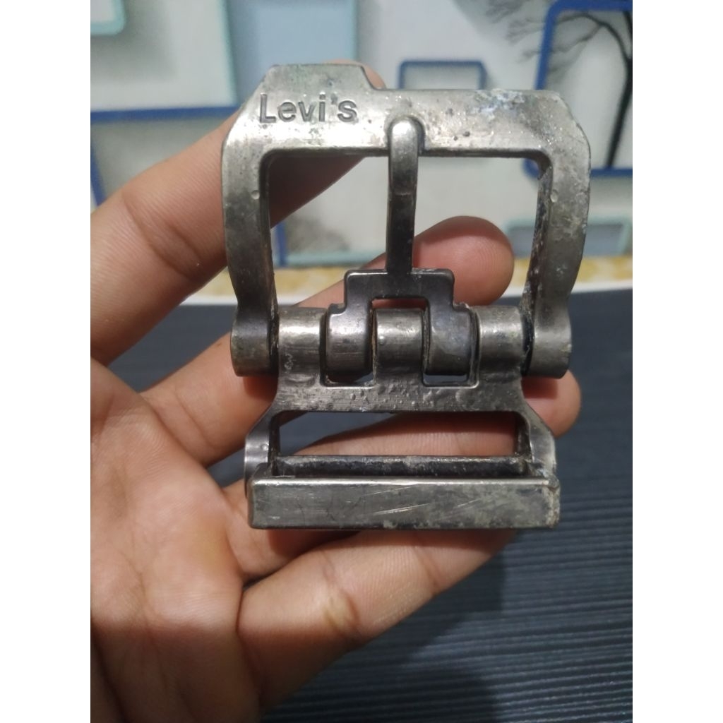 Buckle ikat pinggang pria LEVIS second