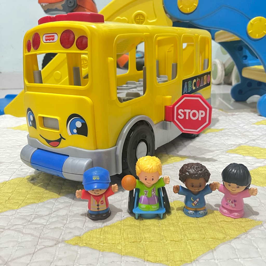 fisher price Little people big yellow school bus/ mainan mobil anak/ mainan bus/ preloved