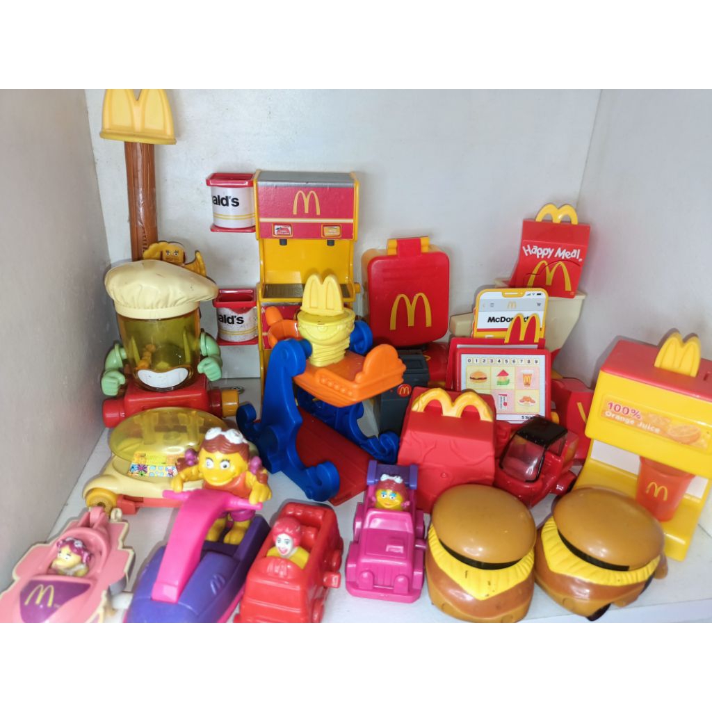 preloved maskot McD