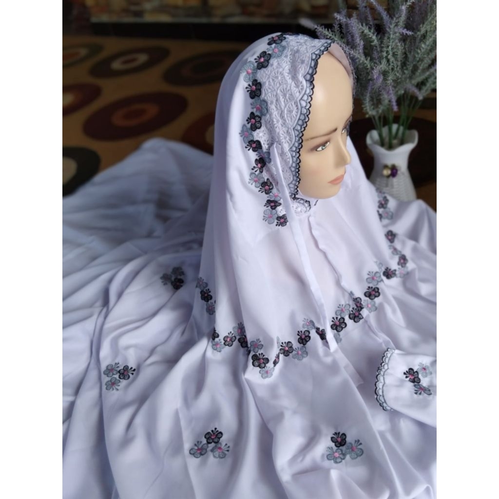 Mukena lajuran terusan bordir bahan polino super silk/ Polino Silk Grade AAA, Bordir Manual