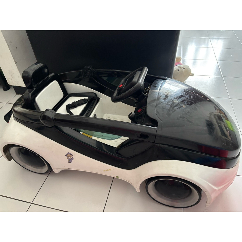Mobil mainan anak dengan charge & bisa pakai remot