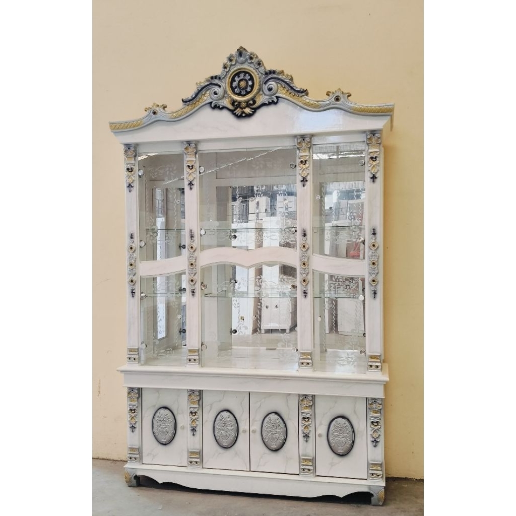 bufet pajangan kristal/lemari panjang plywood