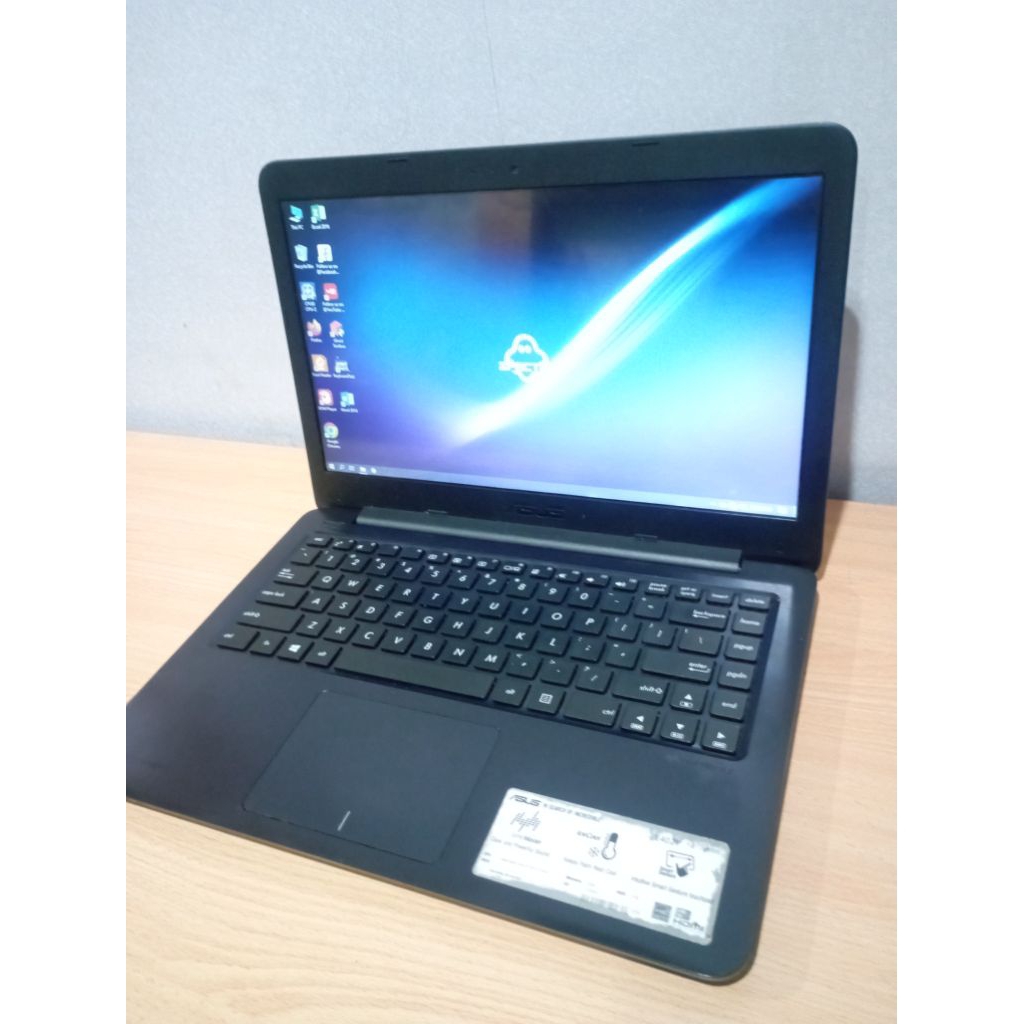 LAPTOP Asus Vivobook E402Y AMD E2 RAM 4 Gb Murah