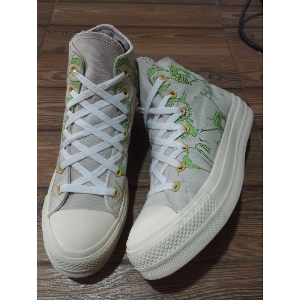CONVERSE CRAFTED FLORALS