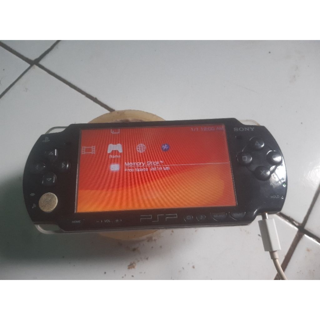 psp 2000 8gb minus