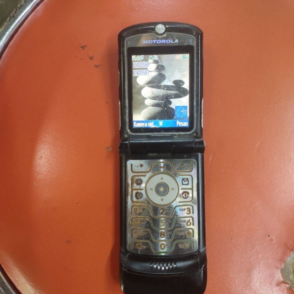 hp motorola V3 hidup anggap bahan
