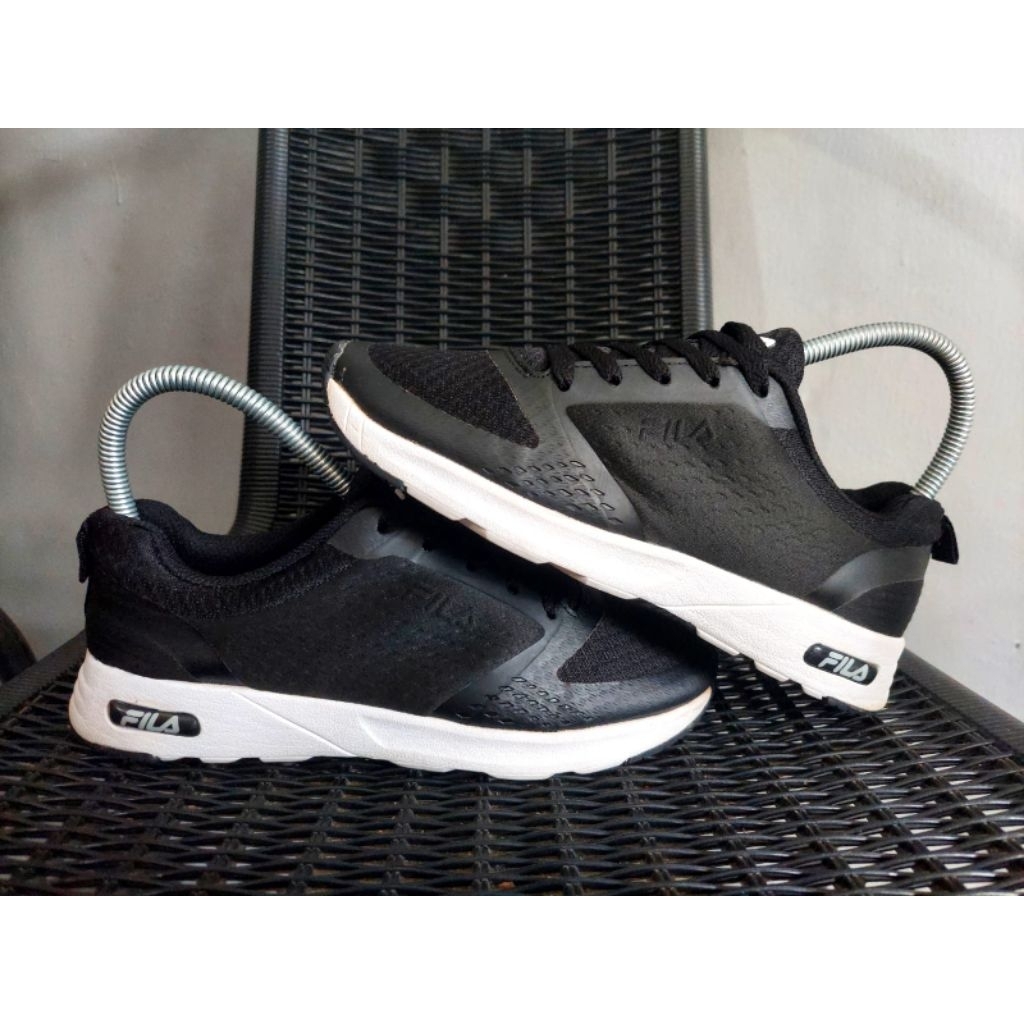 Sepatu Running/sekolah Fila