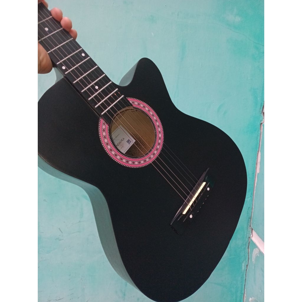 Gitar Mandalika / Gitar Pemula / Gitar Murah / Gitar Buat Belajar (Bonus Pick)