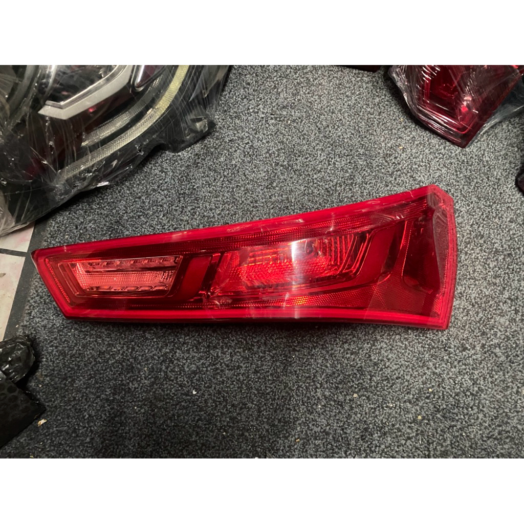 stoplamp lampu belakang wuling almaz ori