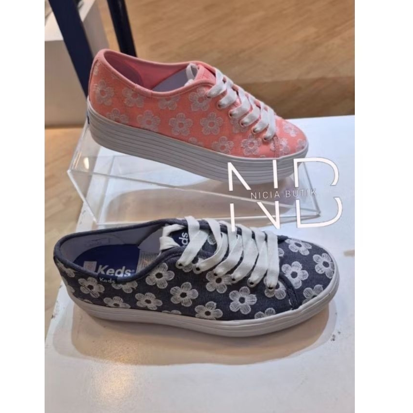 Sepatu keds triple up canvas floral embroidery
