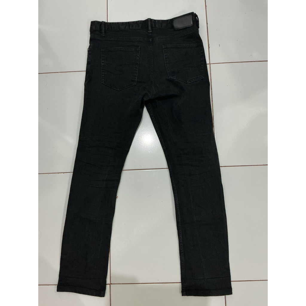 Preloved- Celana Jeans ORI Lee Cooper warna black