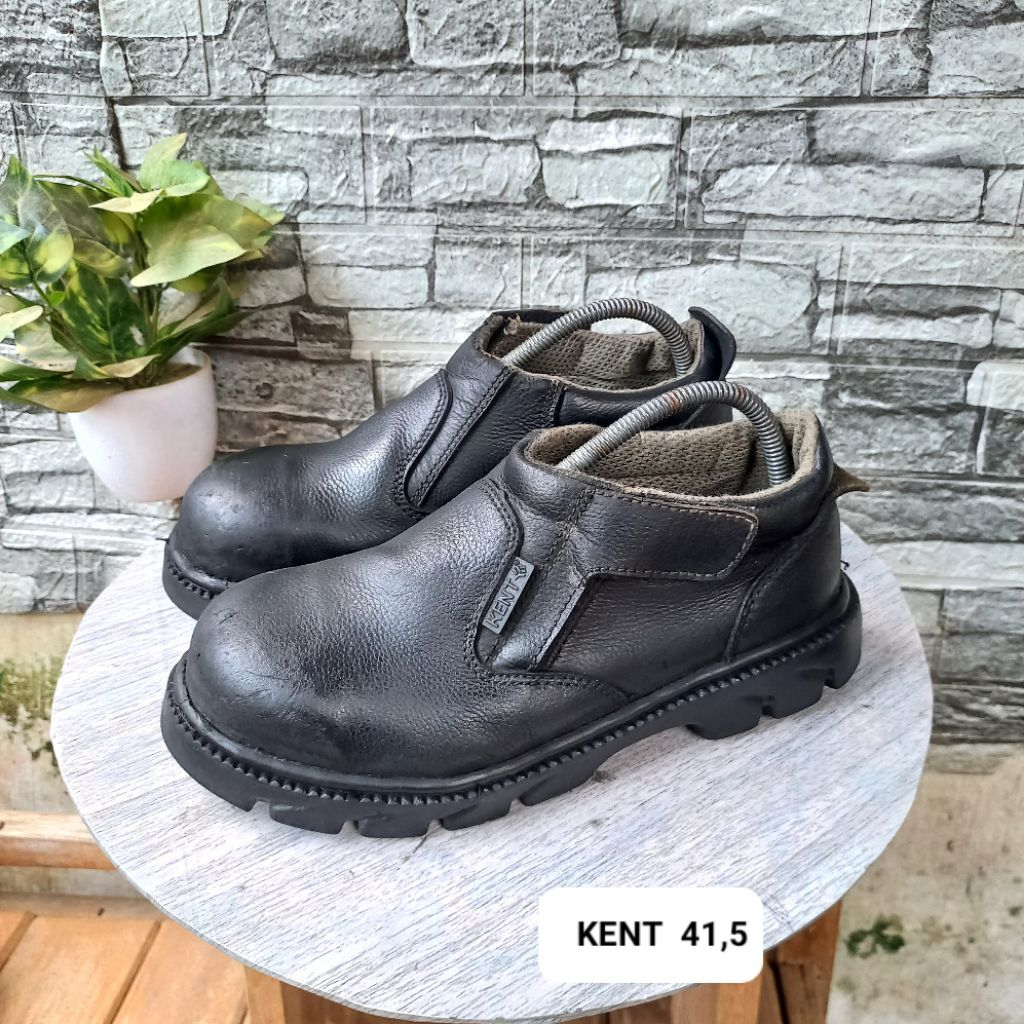 Sepatu safety second merk KENT size41 insol26cm