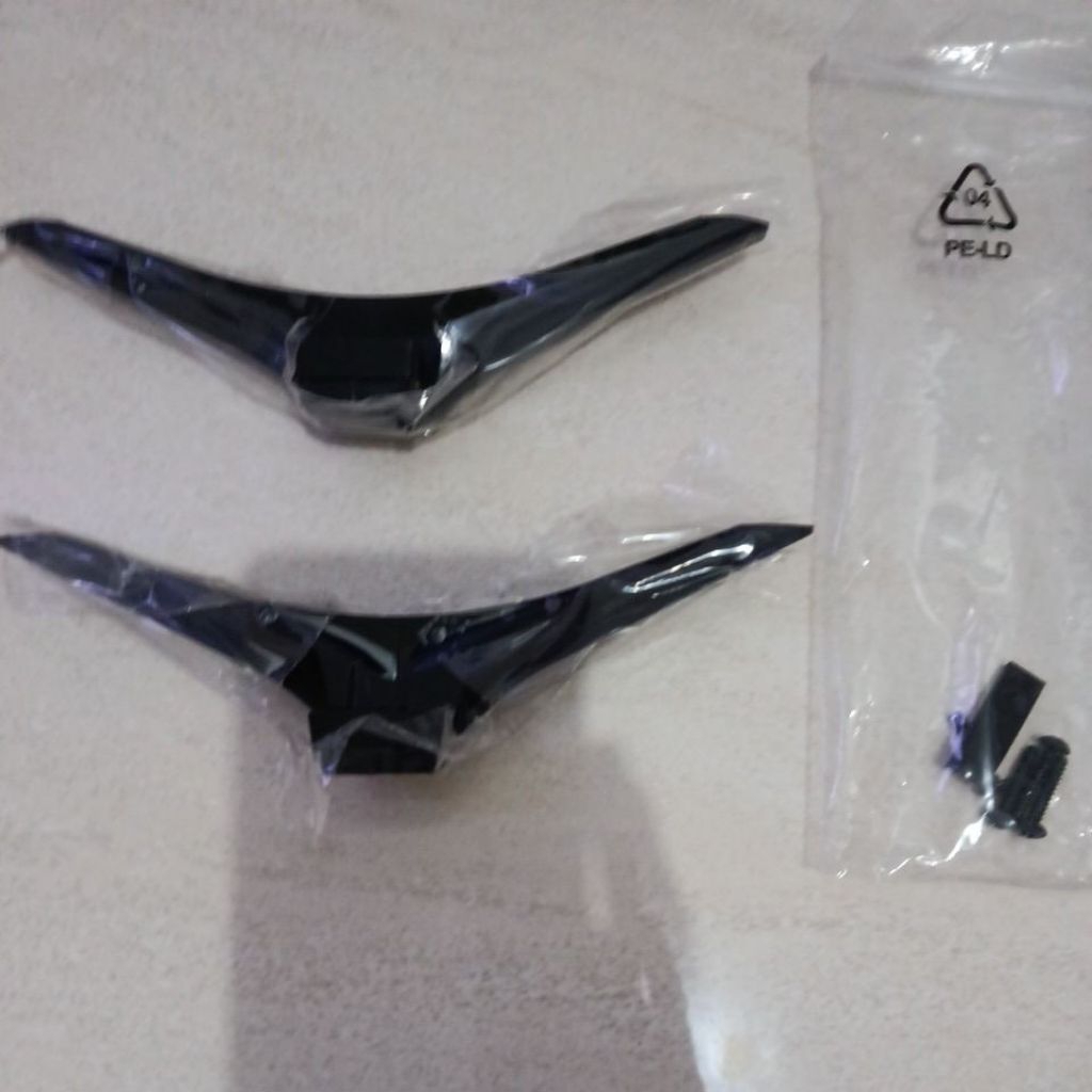 Kaki TV polytron 32"