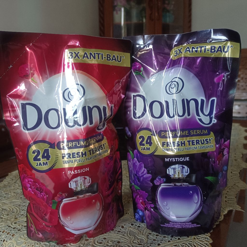 DOWNY pewangi pakaian - 550ml