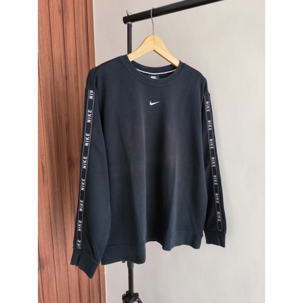 Crewneck Nike Center Taped