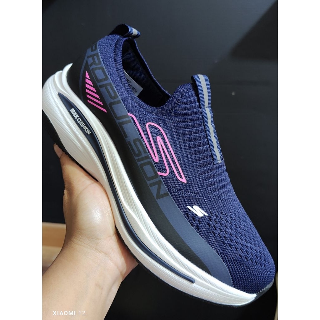 sepatu skecher