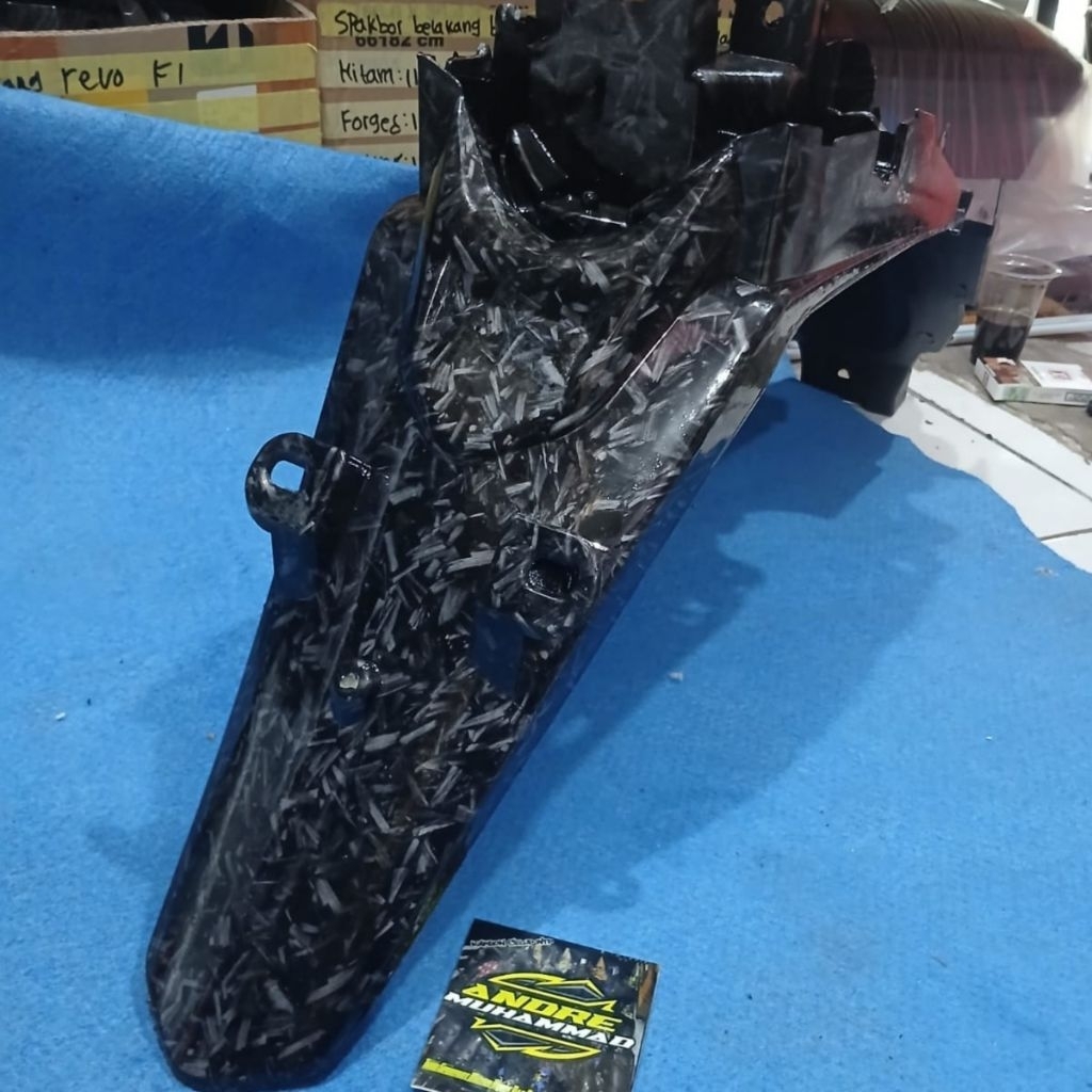 SPAKBOR BELAKANG HONDA REVO ABSOLUTE KARBON FORGED