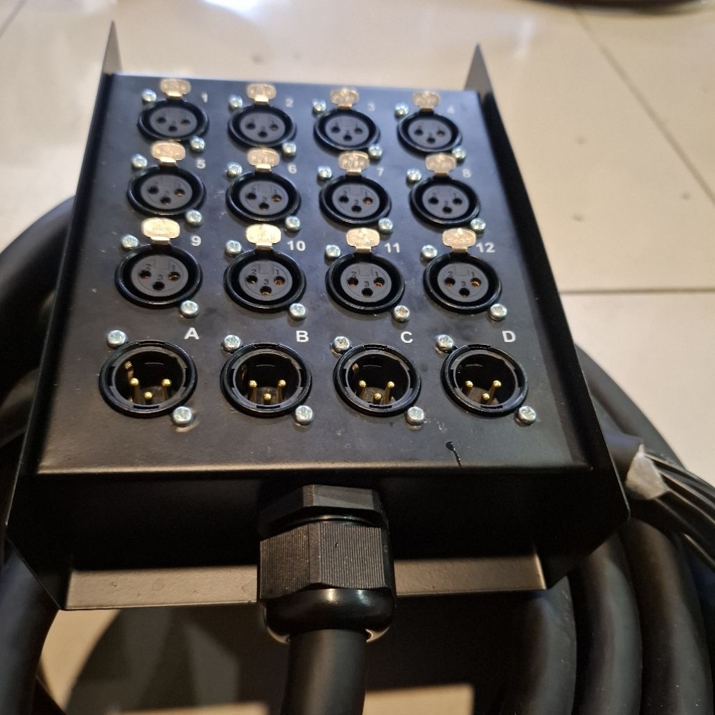 Snake Kabel 16ch 12combo 4out  Box Stx 15Meter