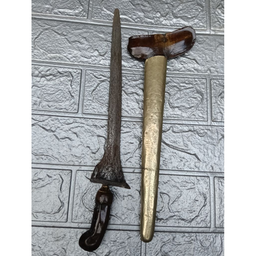 Keris Sepuh Pamor Banyu Mili