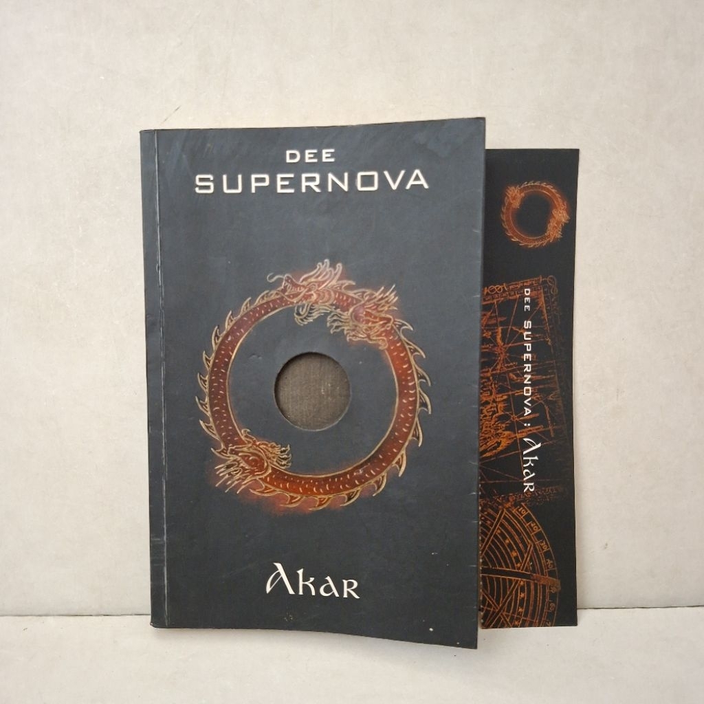 Novel Supernova Akar — Dee Lestari