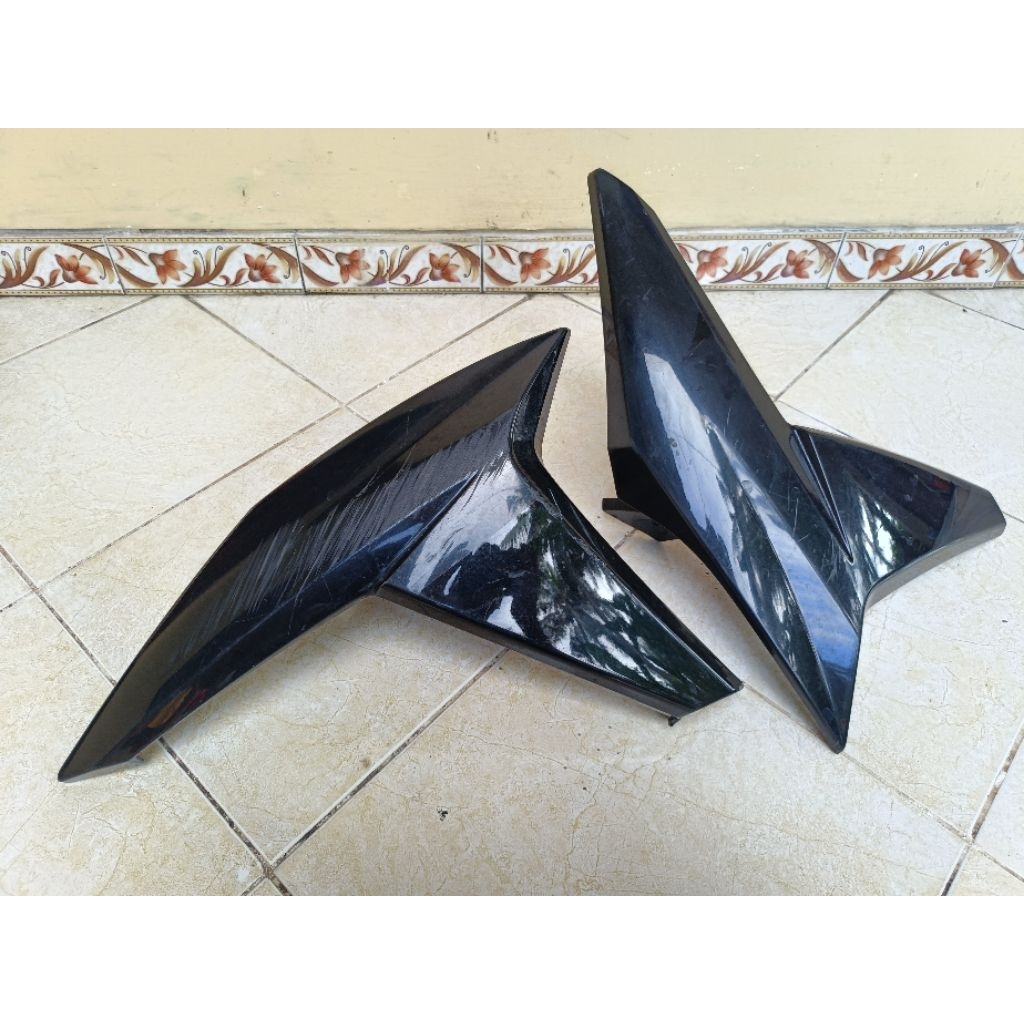 Sayap tangki Vixion NVA Original