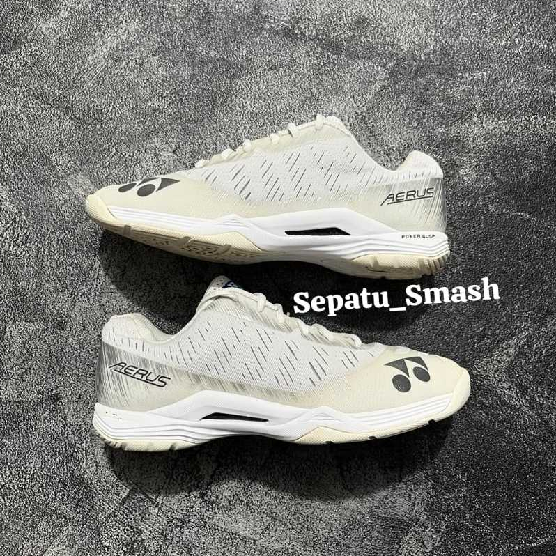EDISI 75 TAHUN. Sepatu Badminton Yonex AERUS Z White Lentur Dan Ringan