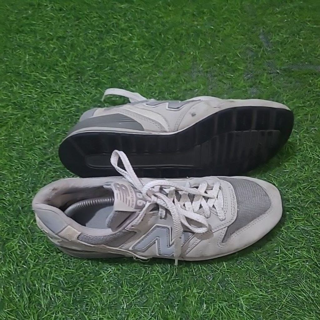 sepatu sneakers nb 996 size 42