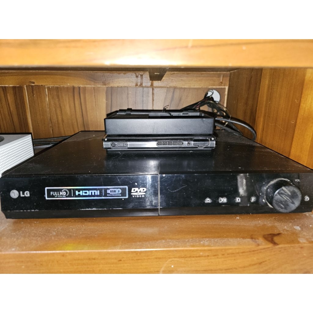 Amplifier Home Theater LG DH4220S (second) + Remote Control