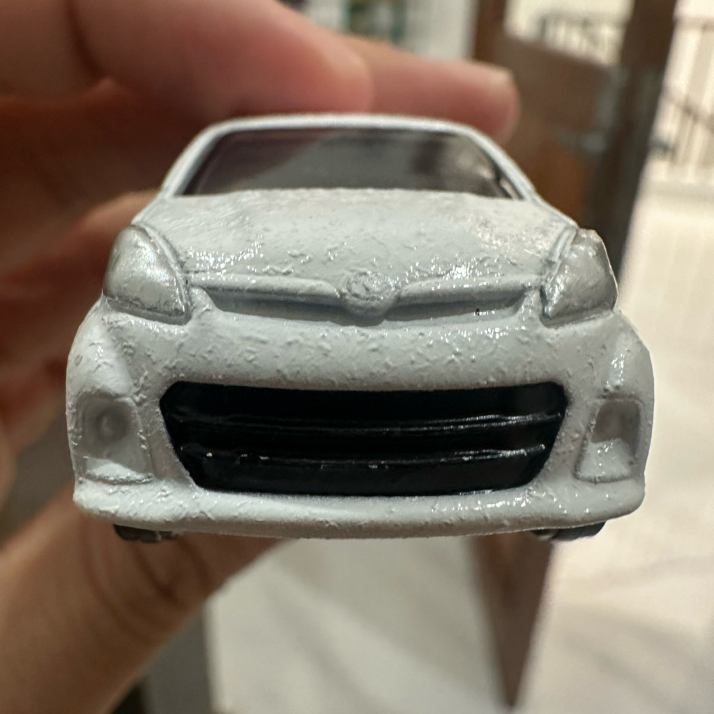 Tomica ~ Toyota Avanza Veloz (White)