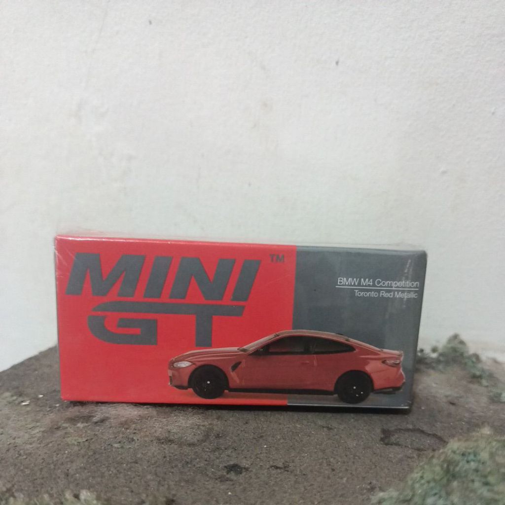 Mini GT//566 BMW M4 Competition Toronto Red Metallic - Free Protektor